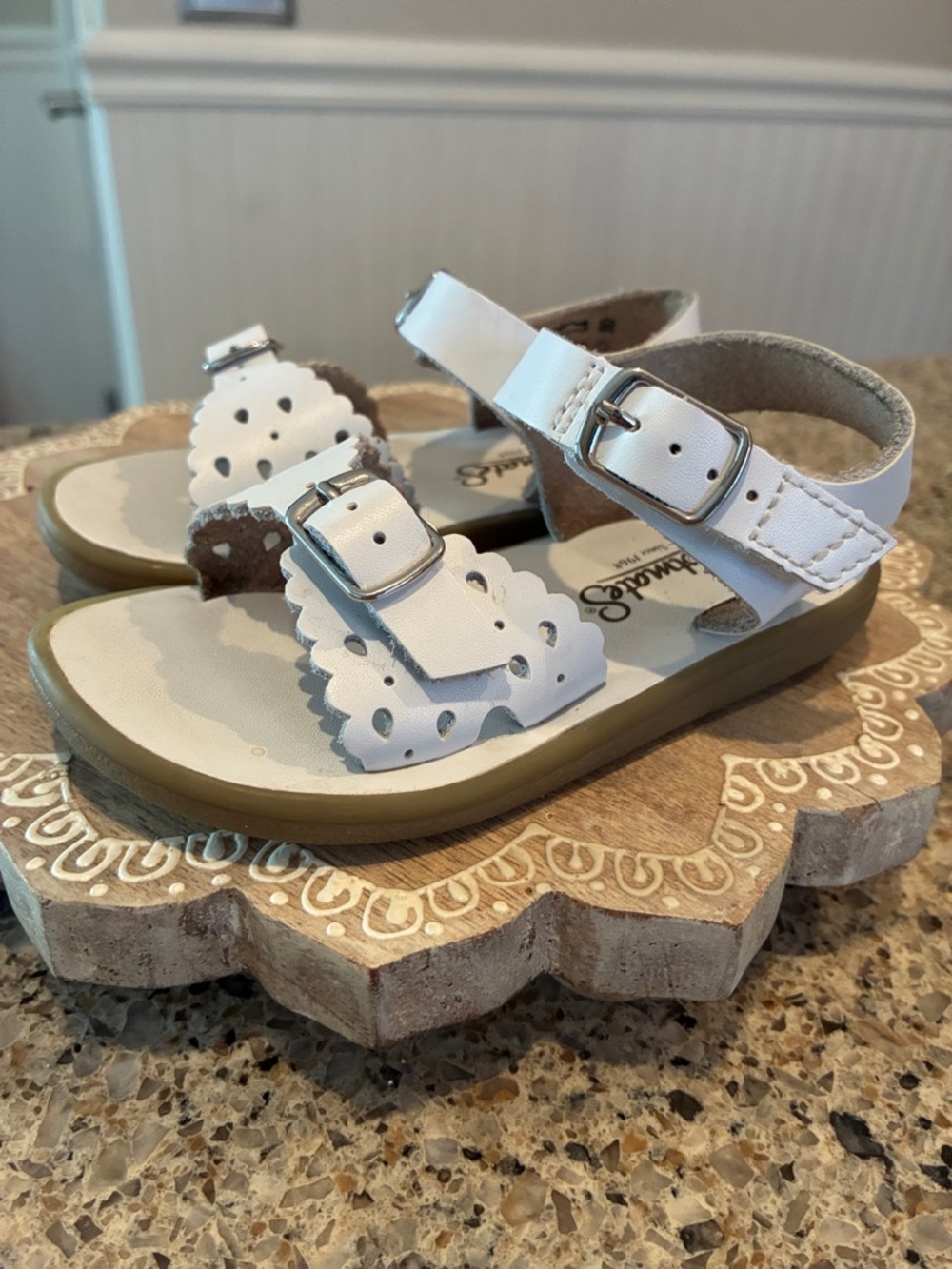 6C Footmates Ariel White Sandals - Picture 10 of 10